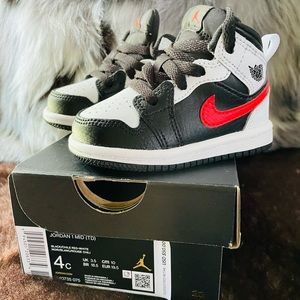 Jordan 1 Mid toddler shoes 4c